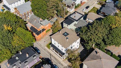 24 Brinley St in Newport, RI - Building Photo - Building Photo