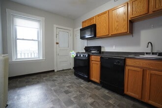 1116 Commonwealth Ave in Boston, MA - Foto de edificio - Building Photo