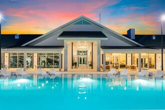 Emerald Park in Panama City, FL - Foto de edificio - Building Photo