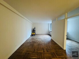 East 79th Street in New York, NY - Building Photo