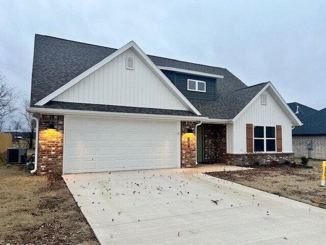 303 Pennington Ave in Prairie Grove, AR - Building Photo - Building Photo