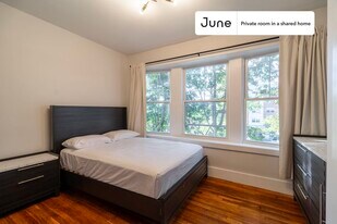 Room in Shared 5 bed/2 bath home in Boston, MA - Building Photo