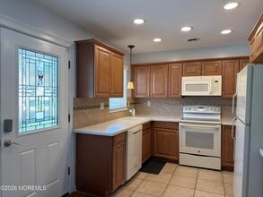 116B Buckingham Dr in Manchester Township, NJ - Building Photo - Building Photo