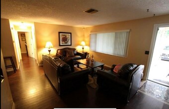 3200 Keene Park Dr in Largo, FL - Building Photo - Building Photo