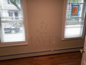 80 Grant St, Unit 1 in Somerville, MA - Foto de edificio - Building Photo