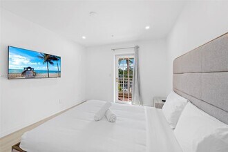 1415 Sunset Harbour Dr in Miami Beach, FL - Building Photo - Building Photo