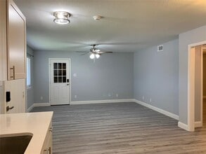 328 1st St in Galveston, TX - Building Photo - Building Photo