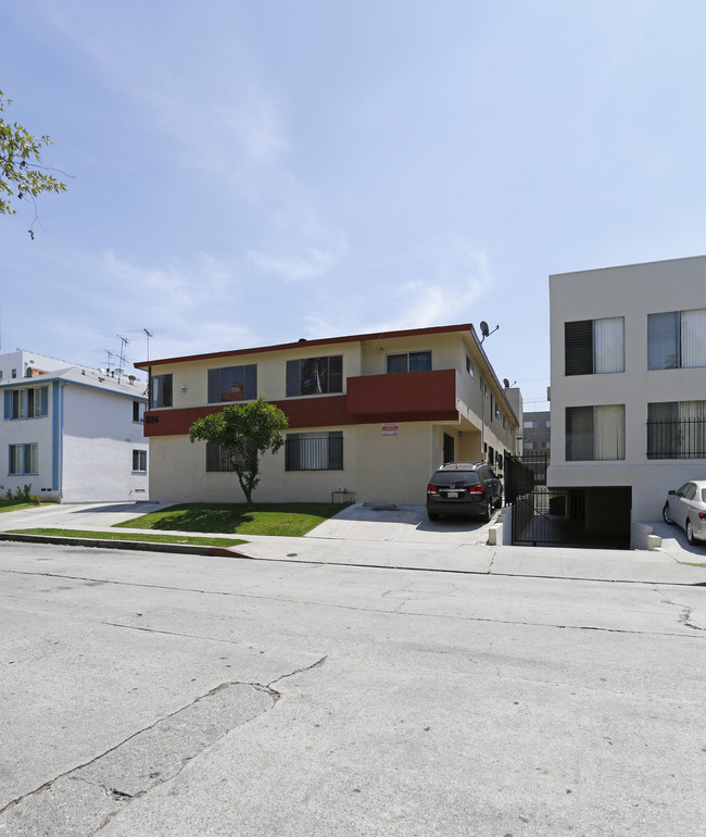 826 S Gramercy Pl in Los Angeles, CA - Building Photo - Building Photo