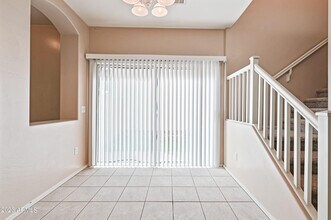 1559 S Longspur Ln in Gilbert, AZ - Building Photo - Building Photo
