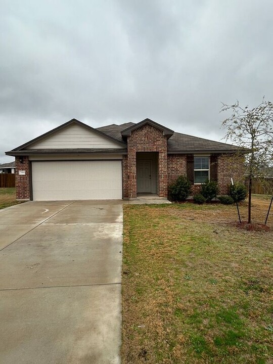 384 Jacquard Ct in Troy, TX - Building Photo