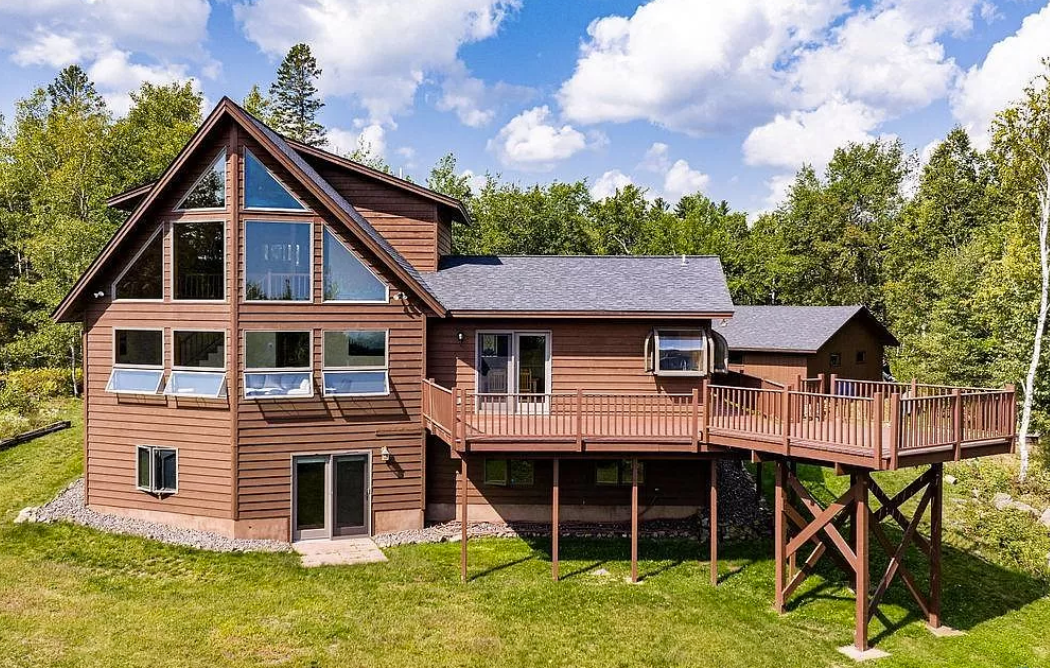 960 Deerview Ln in Two Harbors, MN - Foto de edificio