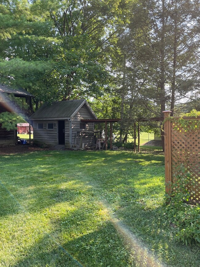 202 W Pine St in Boalsburg, PA - Building Photo - Building Photo