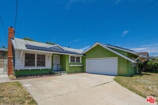 6352 Clyde Ave in San Diego, CA - Building Photo
