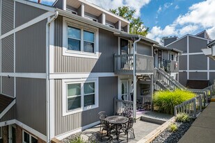 Snugharbor Condominiums in Coventry Township, OH - Building Photo