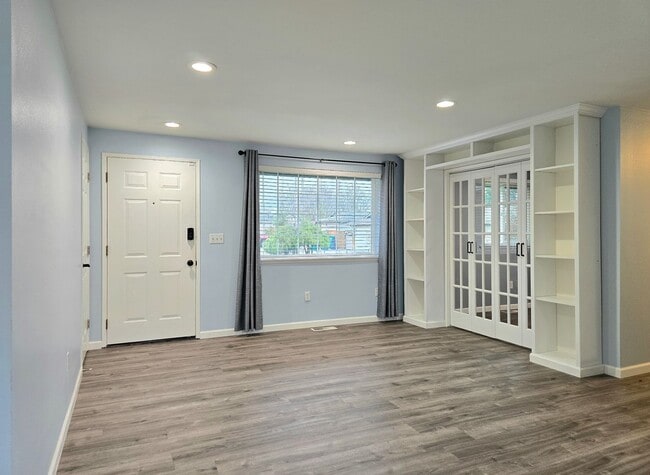 8711 70th Dr NE in Marysville, WA - Foto de edificio - Building Photo