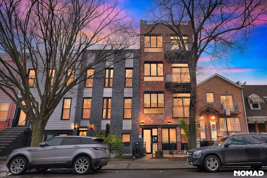 1129 Halsey St in Brooklyn, NY - Foto de edificio