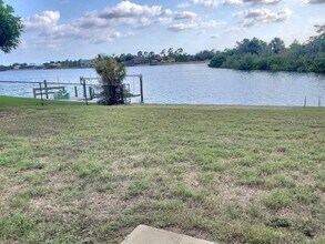 446 Spring Lake Blvd NW in Port Charlotte, FL - Building Photo - Building Photo