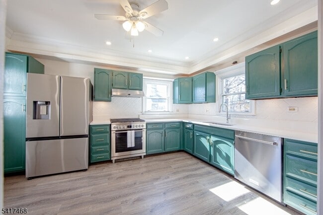 395 Claremont Ave in Montclair, NJ - Building Photo - Building Photo