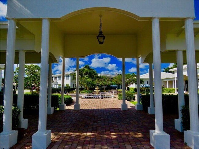 2200 NE 66th St in Fort Lauderdale, FL - Building Photo - Building Photo