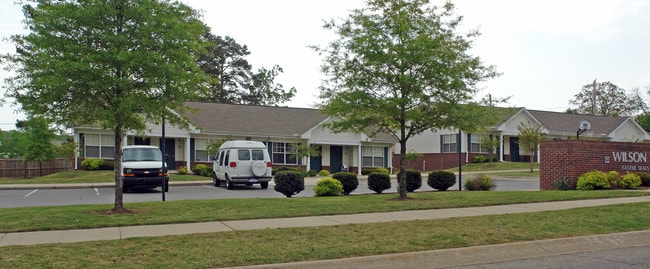 1421-1523 Charlotte Ct in Little Rock, AR - Foto de edificio - Building Photo