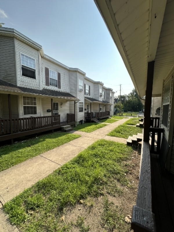 7007 Irvington Terrace in Cleveland, OH - Building Photo - Building Photo