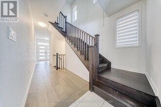 1851 Passionfruit Grv in Pickering, ON - Building Photo - Building Photo