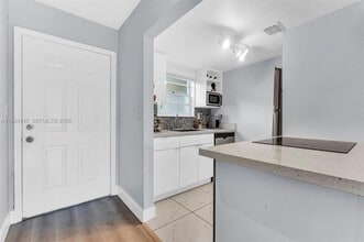 8600 SW 109th Ave in Miami, FL - Building Photo - Building Photo