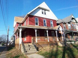 719-721 Elmira St in Williamsport, PA - Building Photo