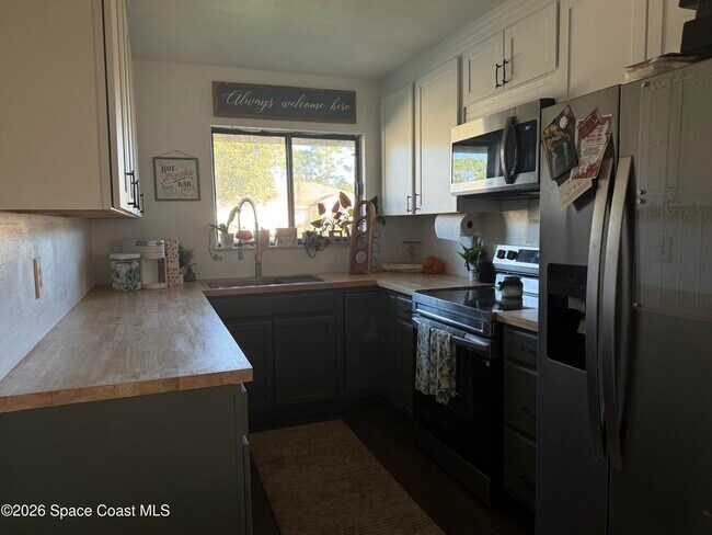 486 Evergreen St NE in Palm Bay, FL - Building Photo - Building Photo