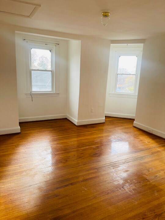 3712 Parkside Dr in Baltimore, MD - Building Photo