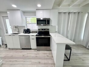 1130 NE 18th Ave in Fort Lauderdale, FL - Building Photo - Building Photo