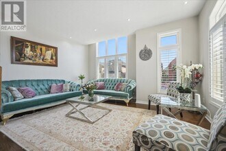 4737 DeForest Cres in Burlington, ON - Building Photo - Building Photo