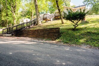 712 Woodlawn Dr in Clarksville, TN - Building Photo - Building Photo
