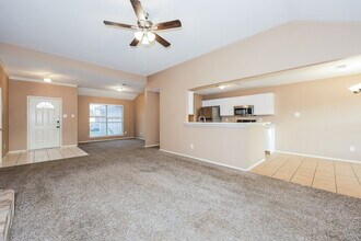 829 Windswept Dr in Cedar Hill, TX - Foto de edificio - Building Photo