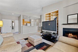 1012 Domnus Ln in Las Vegas, NV - Foto de edificio - Building Photo