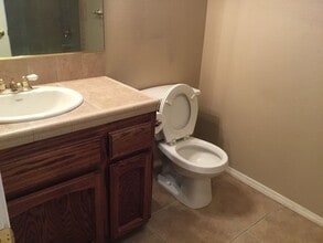 5430 N Madera Ave in Kerman, CA - Building Photo - Building Photo