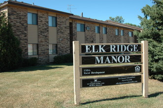 Elk Ridge Manor in Elk River, MN - Foto de edificio - Building Photo