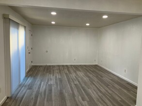 1716 Sylvan Ave in Modesto, CA - Building Photo - Building Photo