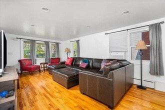 516 Broadway in Hastings On Hudson, NY - Building Photo - Building Photo