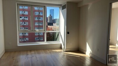 EAST 2ND ST in New York, NY - Foto de edificio - Building Photo