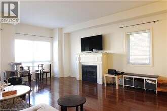 110 Highland Rd E in Kitchener, ON - Building Photo - Building Photo