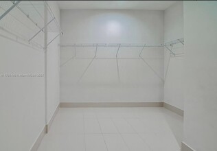 55 SW 9th St, Unit 4409 in Miami, FL - Building Photo - Building Photo