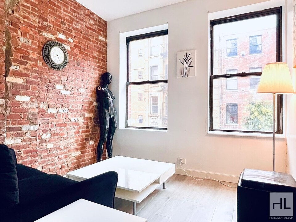 Ludlow St in New York, NY - Building Photo