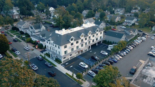 71 New St in Huntington, NY - Foto de edificio - Building Photo