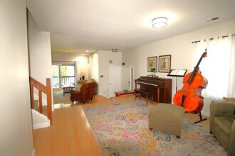 187 Sandcastle Key in Secaucus, NJ - Building Photo - Building Photo