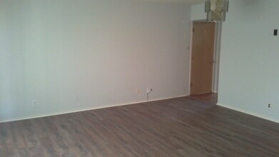 9663 Yorkshire Estates Dr in St. Louis, MO - Building Photo - Building Photo