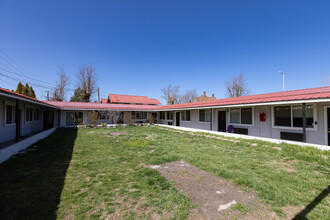 128 N Academy St in Goldendale, WA - Building Photo - Building Photo