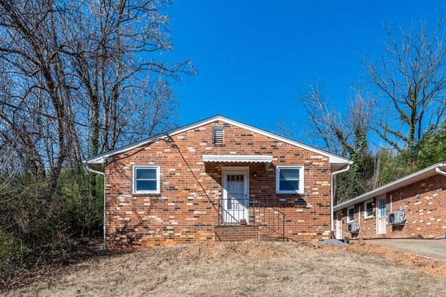 5009 Oxford St in Lynchburg, VA - Foto de edificio - Building Photo