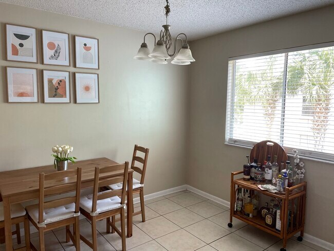 183 11th Ave N in Jacksonville Beach, FL - Building Photo - Building Photo