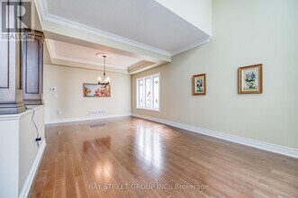 3 Edenbrook Crescent in Richmond Hill, ON - Building Photo - Building Photo